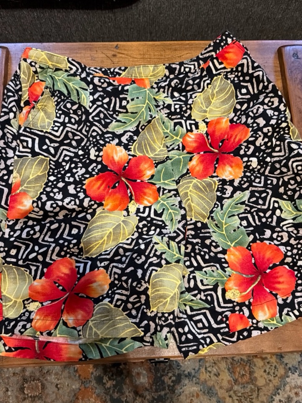 Floral Black & Red Tropical Print Women's Shorts